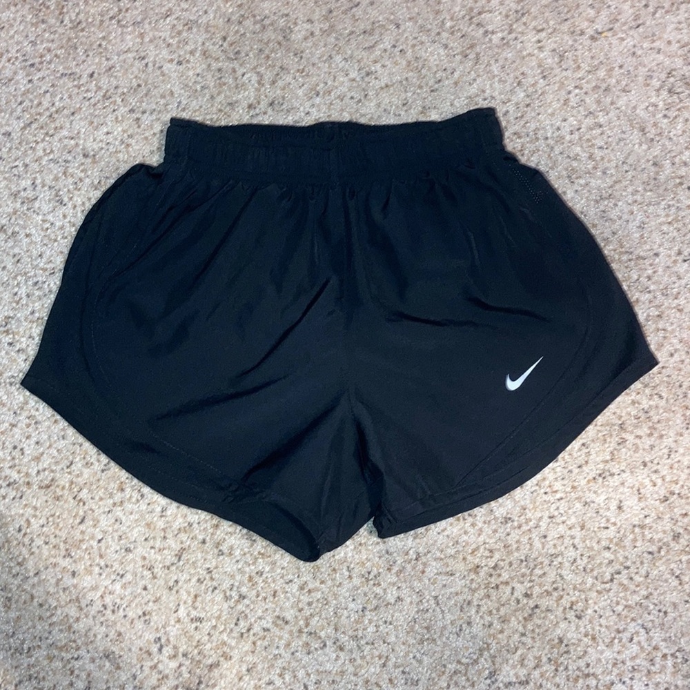 Black nike shorts